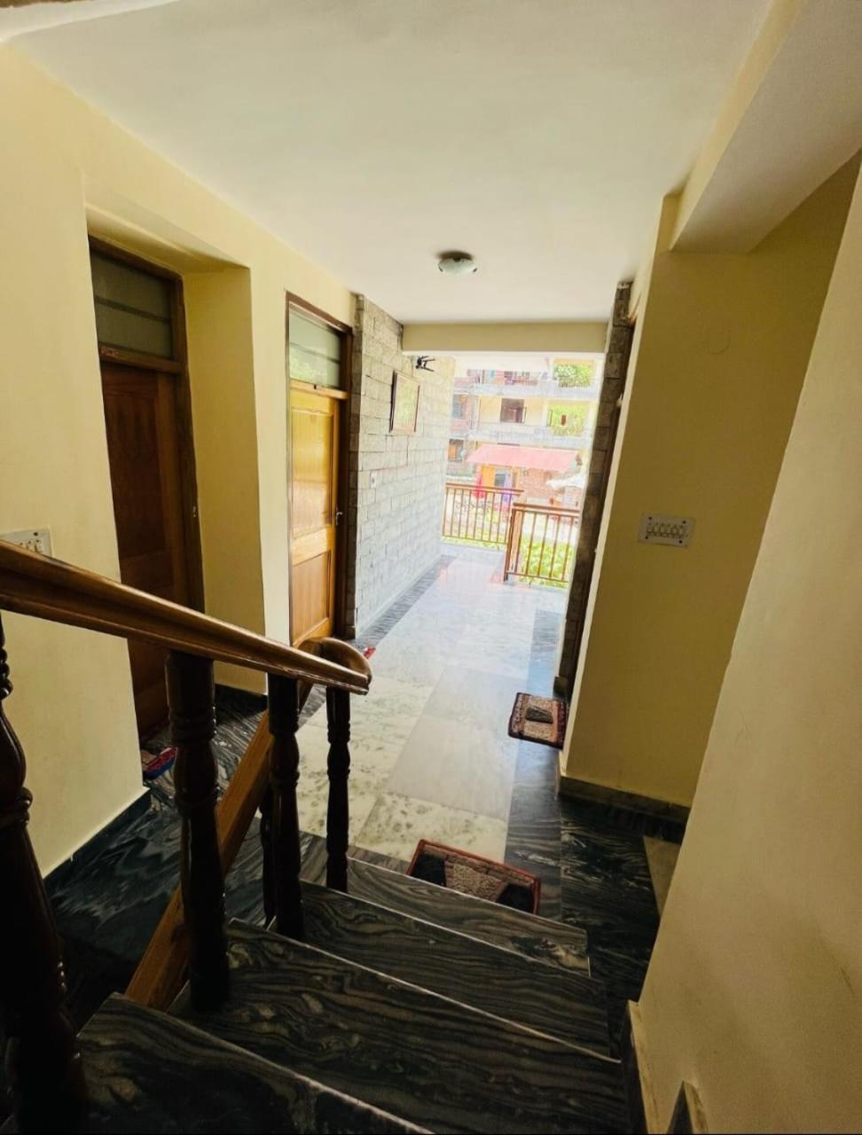 Hotel Hadimba Regency ! Free 4 Wheeler Parking ! Mountain View Rooms ! Near Mall Road Manali 외부 사진