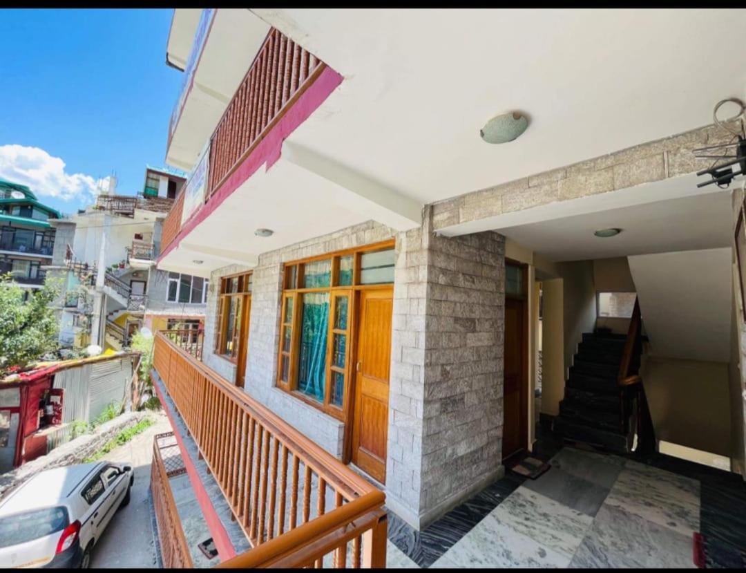 Hotel Hadimba Regency ! Free 4 Wheeler Parking ! Mountain View Rooms ! Near Mall Road Manali 외부 사진